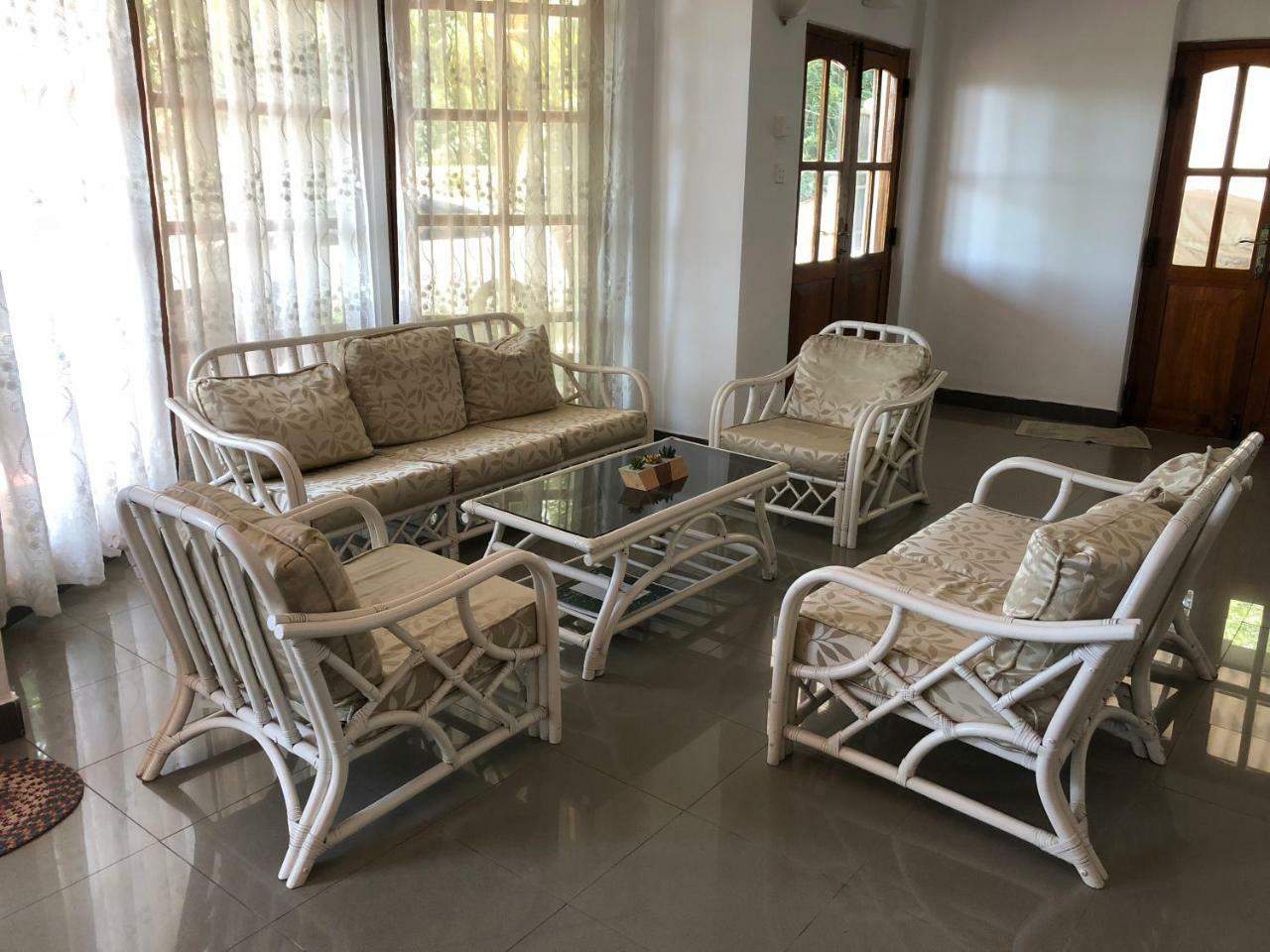 Pearl House 2* كاندي